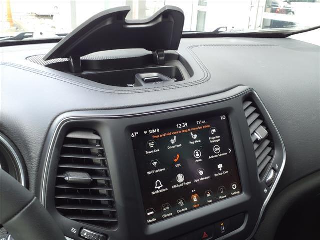 Photo of 2023 Diamond Black Crystal Pearlcoat Jeep Cherokee