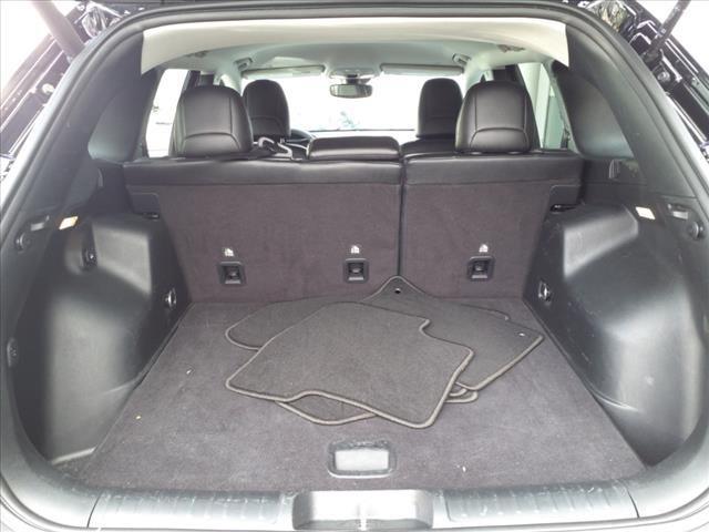 Photo of 2023 Diamond Black Crystal Pearlcoat Jeep Cherokee
