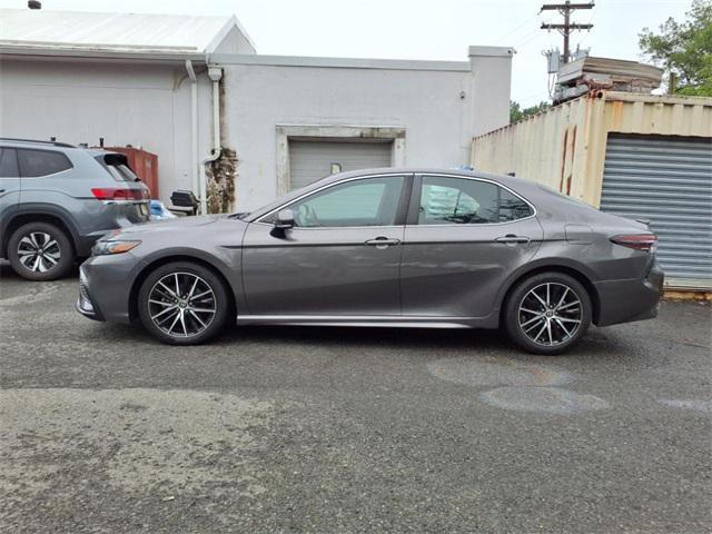 Photo of 2022 Predawn Gray Mica Toyota Camry