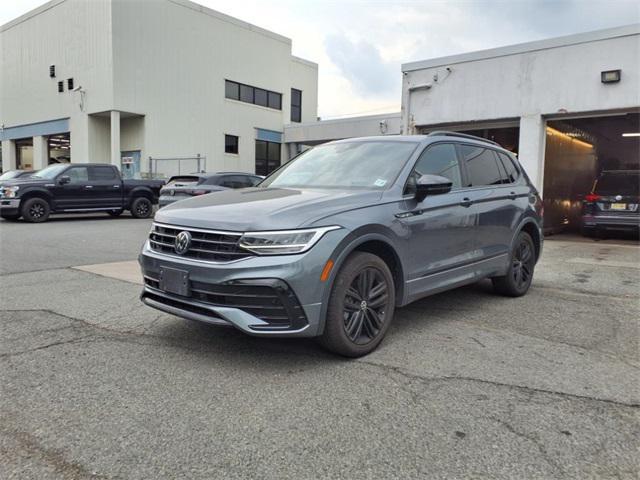 Photo of 2022 Platinum Gray Metallic Volkswagen Tiguan