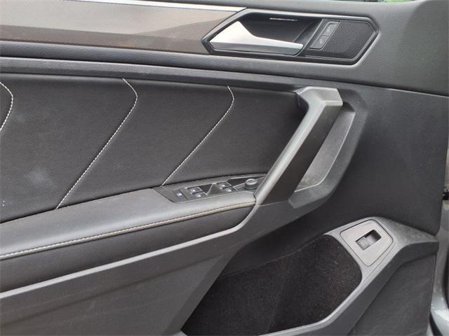Photo of 2022 Platinum Gray Metallic Volkswagen Tiguan