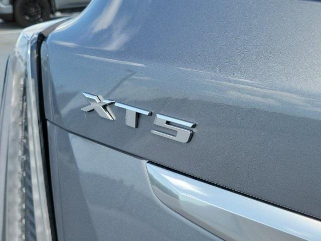 Photo of 2022 Satin Steel Metallic Cadillac XT5