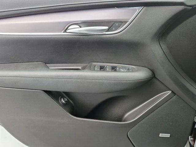 Photo of 2021 Crystal White Tri-Coat Cadillac XT5