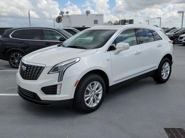 Photo of 2021 Crystal White Tri-Coat Cadillac XT5