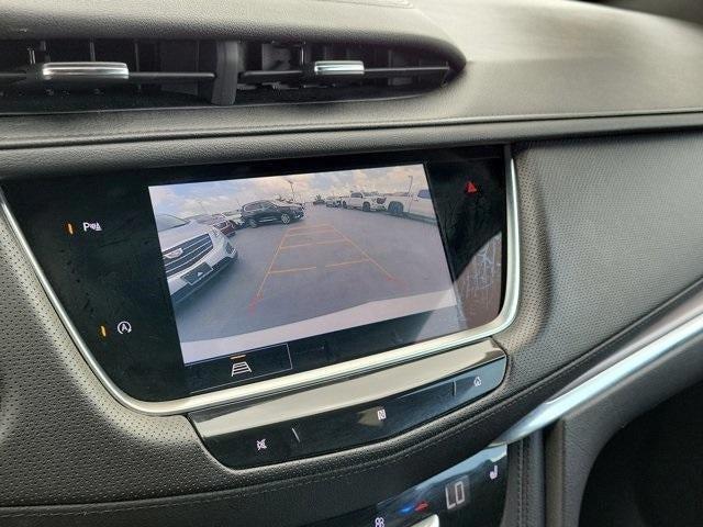 Photo of 2021 Crystal White Tri-Coat Cadillac XT5