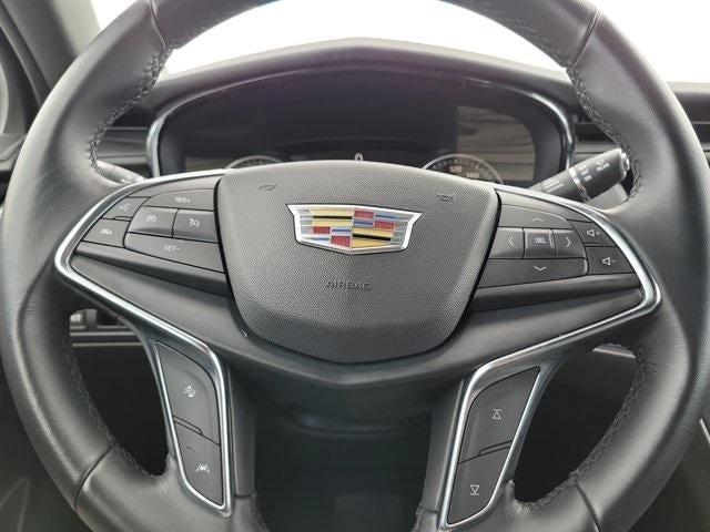 Photo of 2021 Crystal White Tri-Coat Cadillac XT5