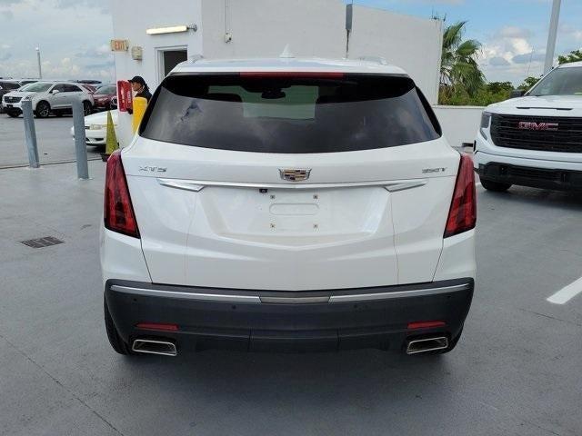 Photo of 2021 Crystal White Tri-Coat Cadillac XT5