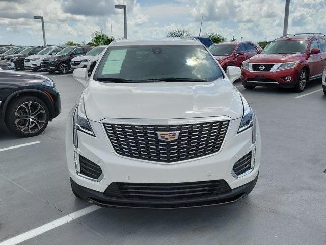 Photo of 2021 Crystal White Tri-Coat Cadillac XT5