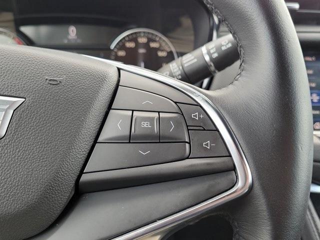 Photo of 2021 Crystal White Tri-Coat Cadillac XT5