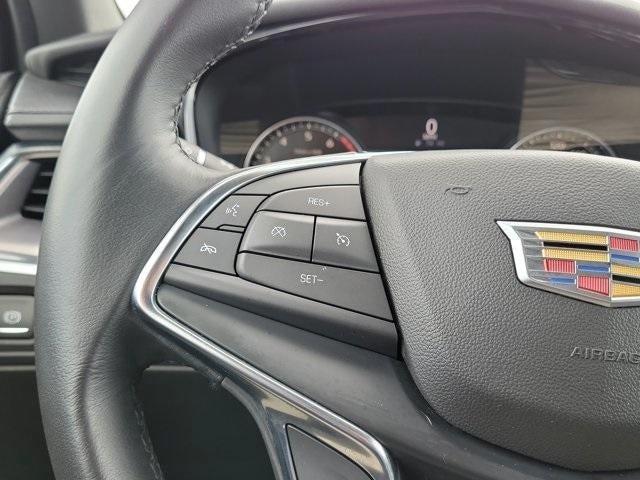 Photo of 2021 Crystal White Tri-Coat Cadillac XT5