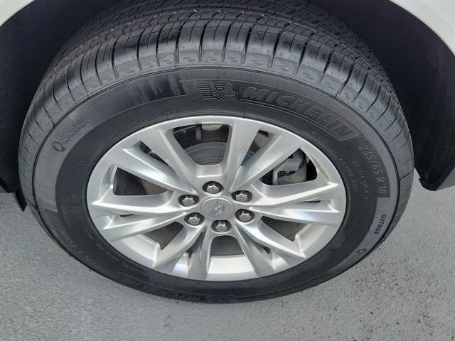 Photo of 2021 Crystal White Tri-Coat Cadillac XT5