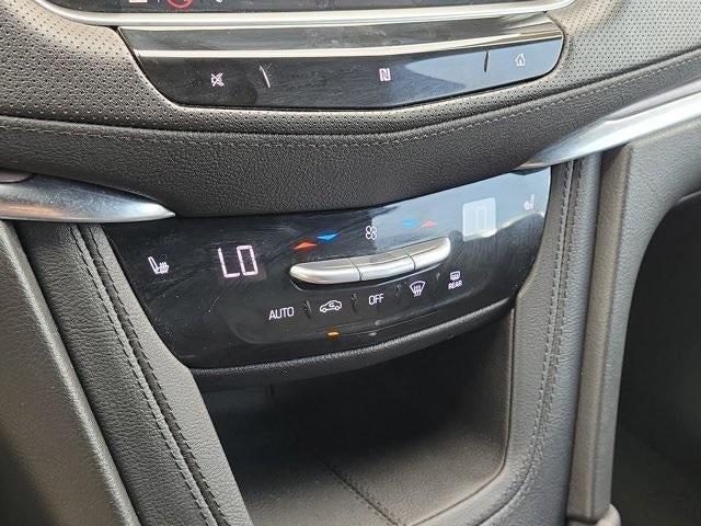 Photo of 2021 Crystal White Tri-Coat Cadillac XT5