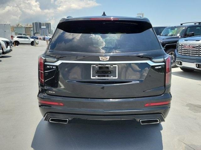 Photo of 2022 Stellar Black Metallic Cadillac XT6