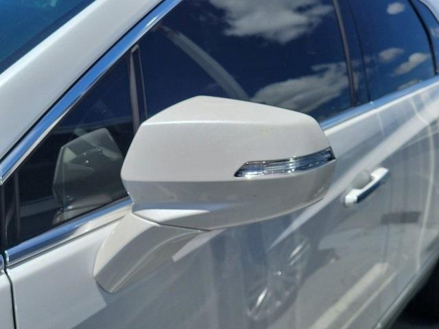Photo of 2022 Crystal White Tri-Coat Cadillac XT5