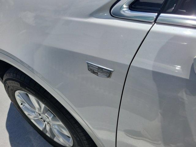 Photo of 2022 Crystal White Tri-Coat Cadillac XT5