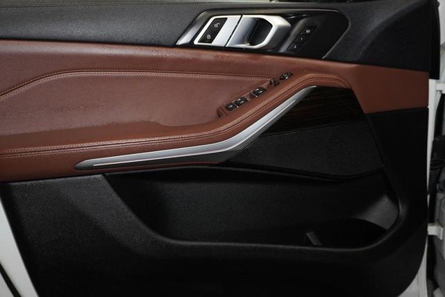 Photo of 2020 Mineral White Metallic BMW X5