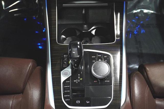 Photo of 2020 Mineral White Metallic BMW X5
