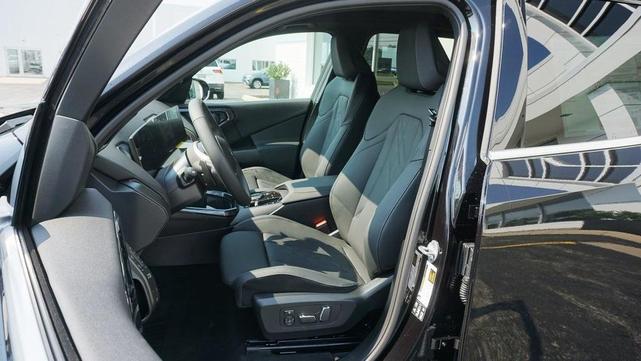 Photo of 2025 Black Sapphire Metallic BMW X3