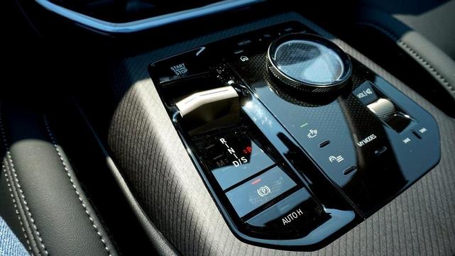 Photo of 2025 Black Sapphire Metallic BMW X3