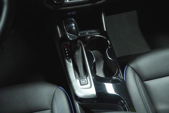 Photo of 2024 Summit White Buick Envista