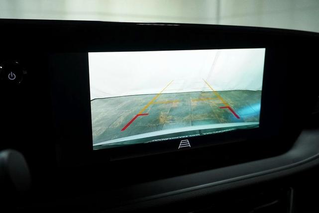 Photo of 2024 Summit White Buick Envista