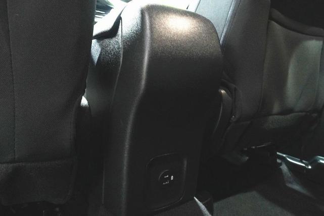 Photo of 2021 Star White Ford Escape
