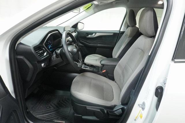Photo of 2021 Star White Ford Escape