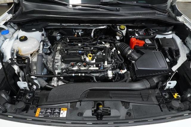 Photo of 2021 Star White Ford Escape