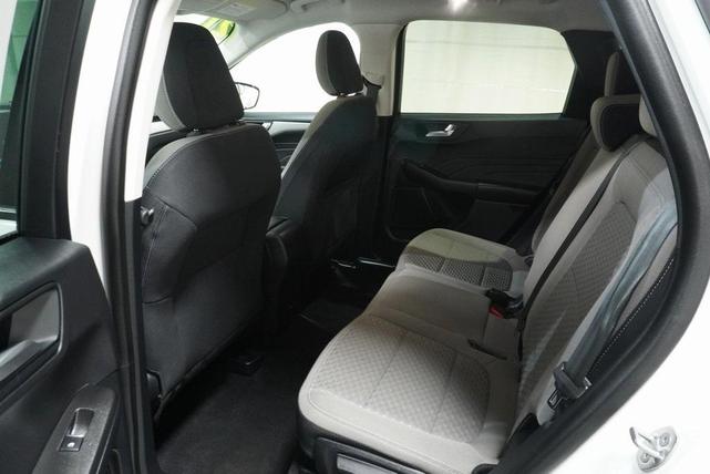 Photo of 2021 Star White Ford Escape