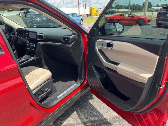 Photo of 2021 Rapid Red Metallic Tinted Clearcoat Ford Explorer