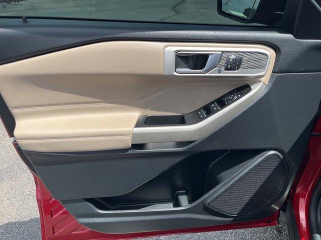 Photo of 2021 Rapid Red Metallic Tinted Clearcoat Ford Explorer