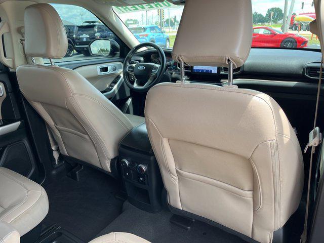 Photo of 2021 Rapid Red Metallic Tinted Clearcoat Ford Explorer