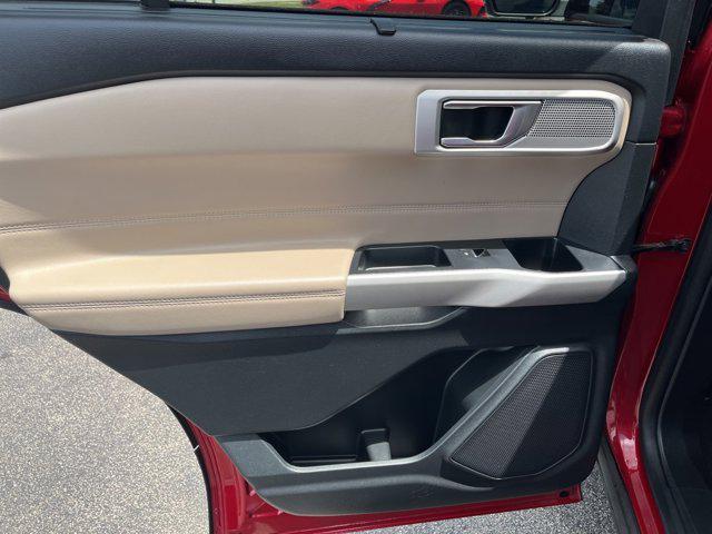 Photo of 2021 Rapid Red Metallic Tinted Clearcoat Ford Explorer