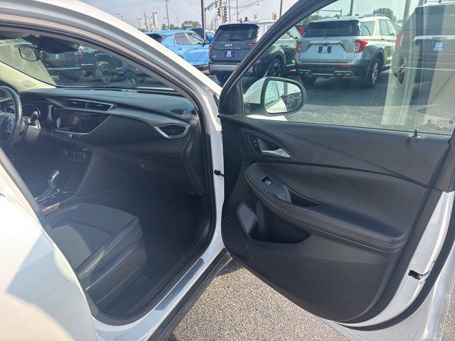 Photo of 2020 White Frost Tricoat Buick Encore GX