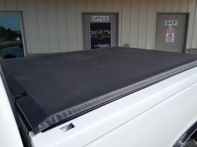 Photo of 1997 Summit White GMC Sierra 1500