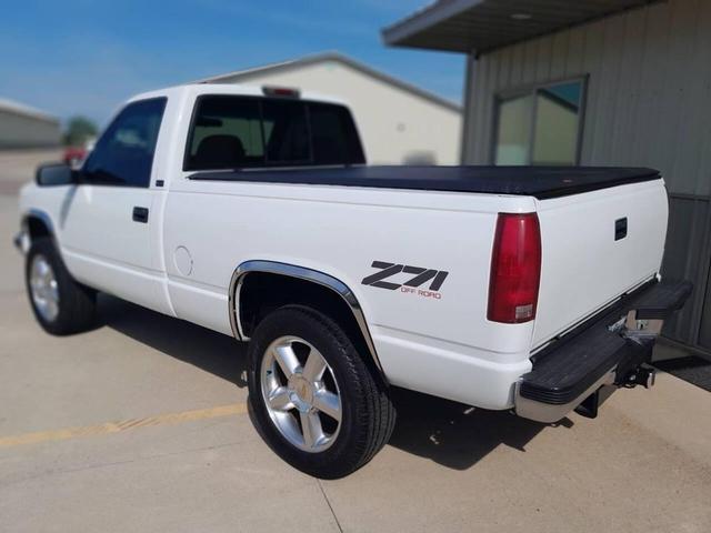 Photo of 1997 Summit White GMC Sierra 1500