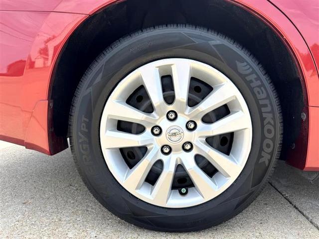 Photo of 2015 Cayenne Red Nissan Altima