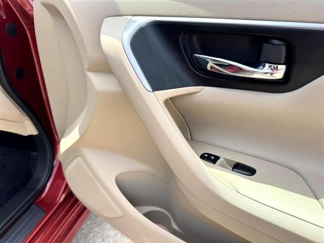 Photo of 2015 Cayenne Red Nissan Altima