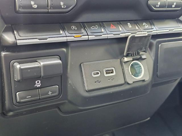 Photo of 2019 Summit White Chevrolet Silverado 1500