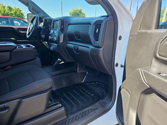 Photo of 2022 Summit White GMC Sierra 2500