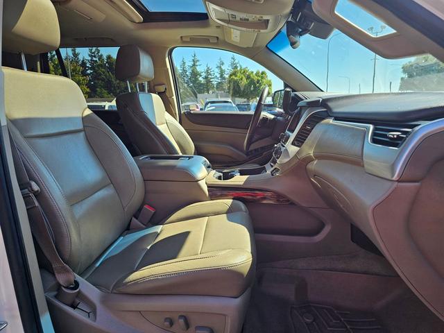 Photo of 2015 White Diamond Tricoat GMC Yukon