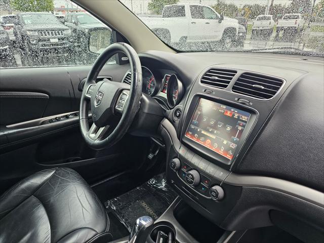 Photo of 2016 Pearl White Tri-Coat Dodge Journey