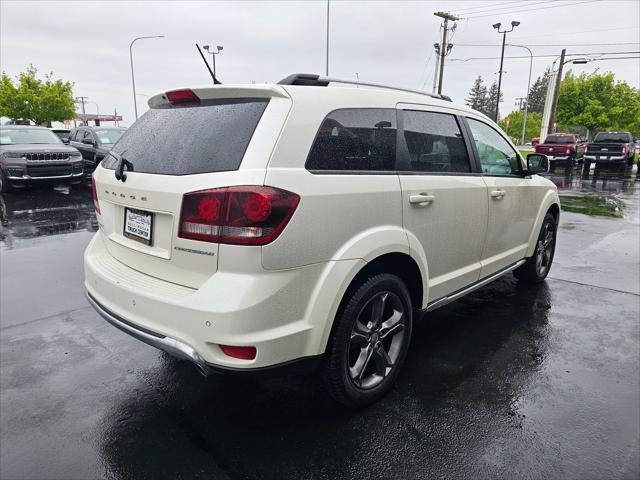 Photo of 2016 Pearl White Tri-Coat Dodge Journey