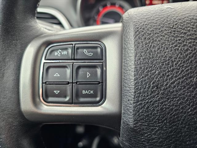 Photo of 2016 Pearl White Tri-Coat Dodge Journey