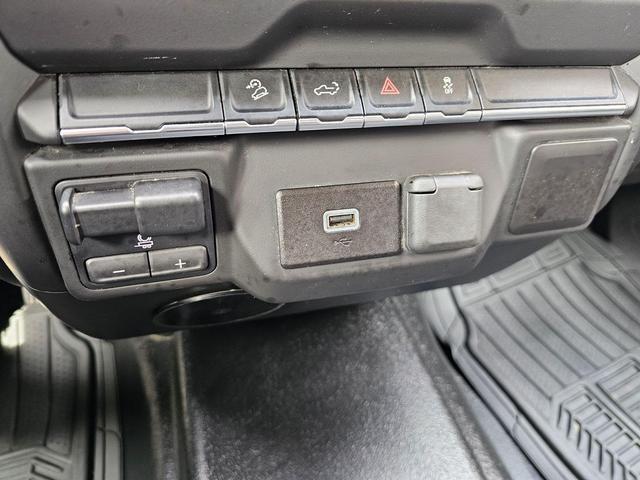 Photo of 2019 Summit White GMC Sierra 1500