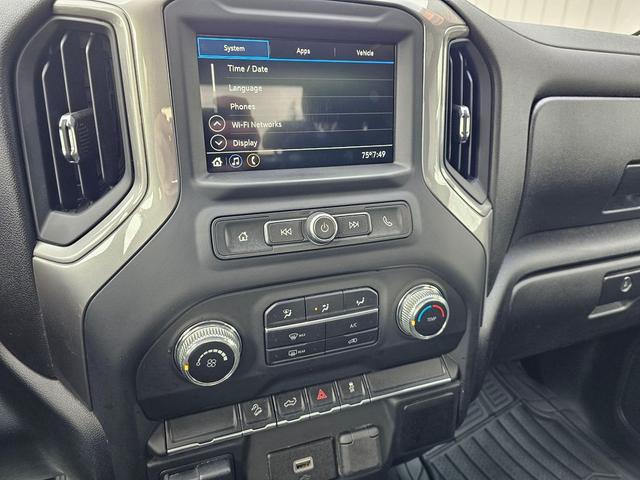 Photo of 2019 Summit White GMC Sierra 1500