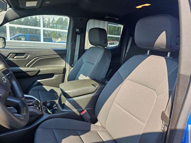 Photo of 2023 Glacier Blue Metallic Chevrolet Colorado