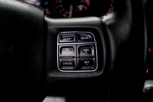 Photo of 2016 Brilliant Black Crystal Pearlcoat RAM 1500