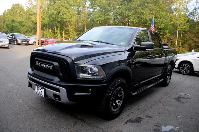 Photo of 2016 Brilliant Black Crystal Pearlcoat RAM 1500