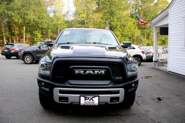 Photo of 2016 Brilliant Black Crystal Pearlcoat RAM 1500